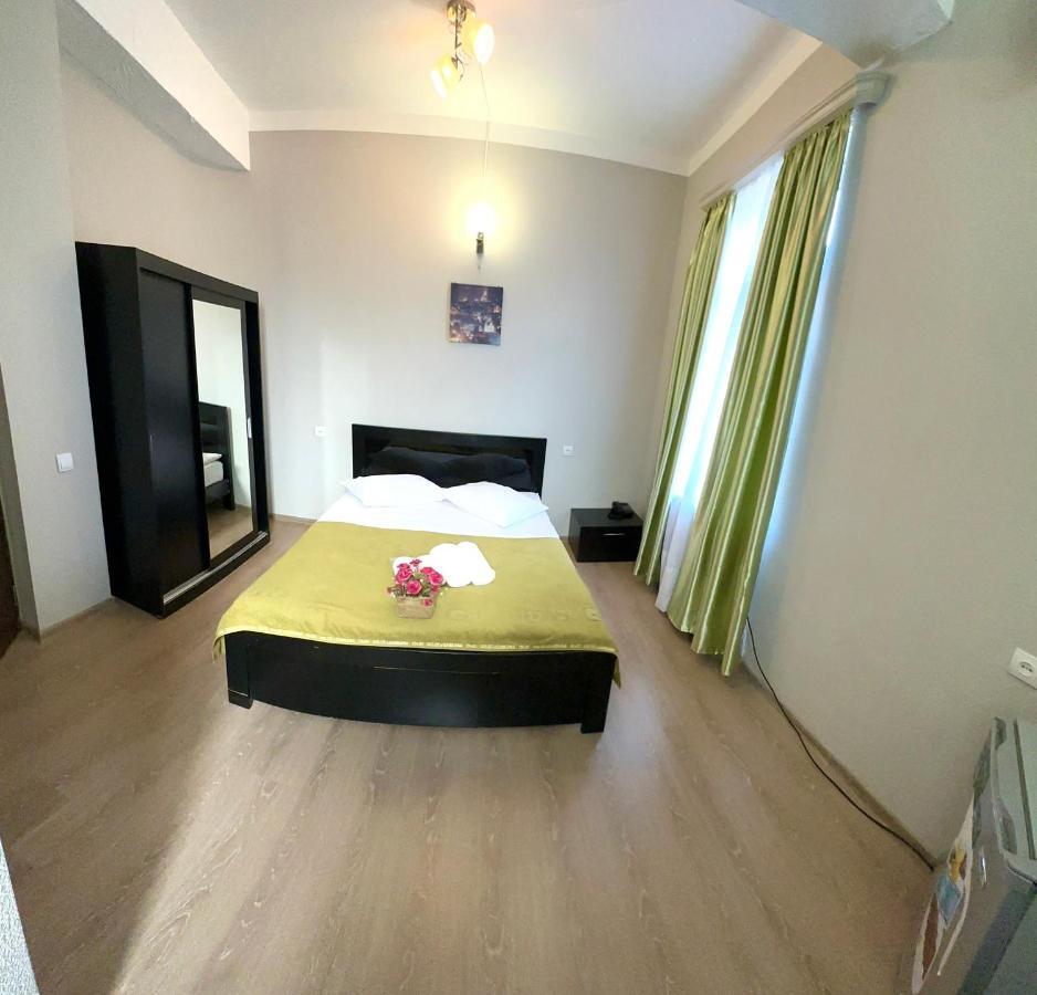 Qeroli Old Town 3* Тбилиси